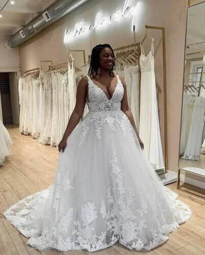 Gorgeous V Neck Beach White Plus Size Wedding Dresses Lace Boho Bridal Dress