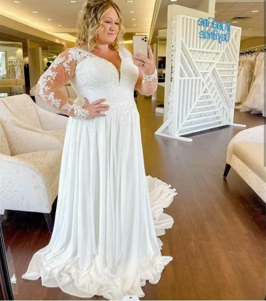 Sheath Plus Size Wedding Dresses Long Sleeves V-Neck Lace Bridal Dress